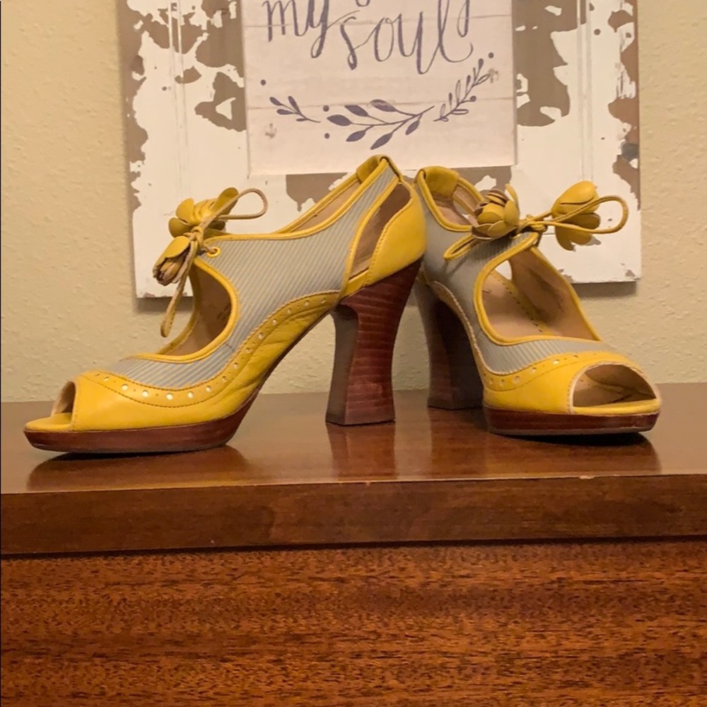 Anthropologie Poetic License platform oxford heels